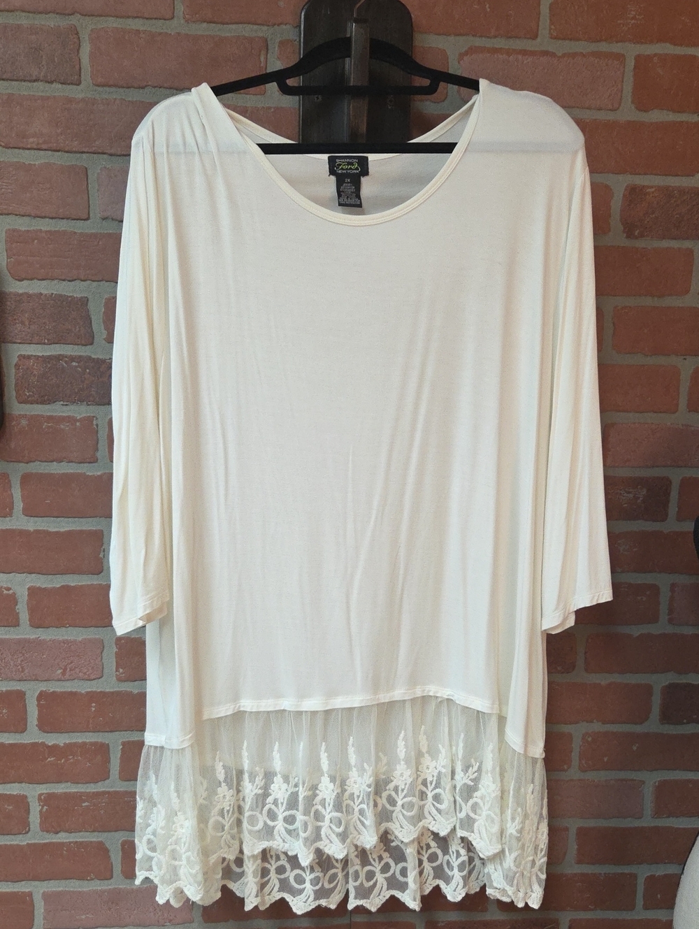 Shanon Ford Cream Lace-Hem Tunic Top 2x